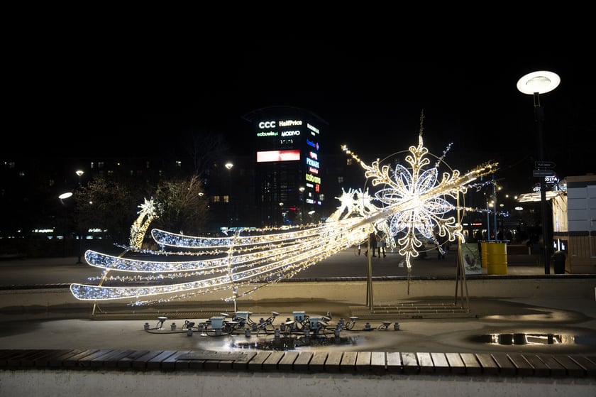 Świąteczne iluminacje we Wrocławiu, okolice CH Magnolia